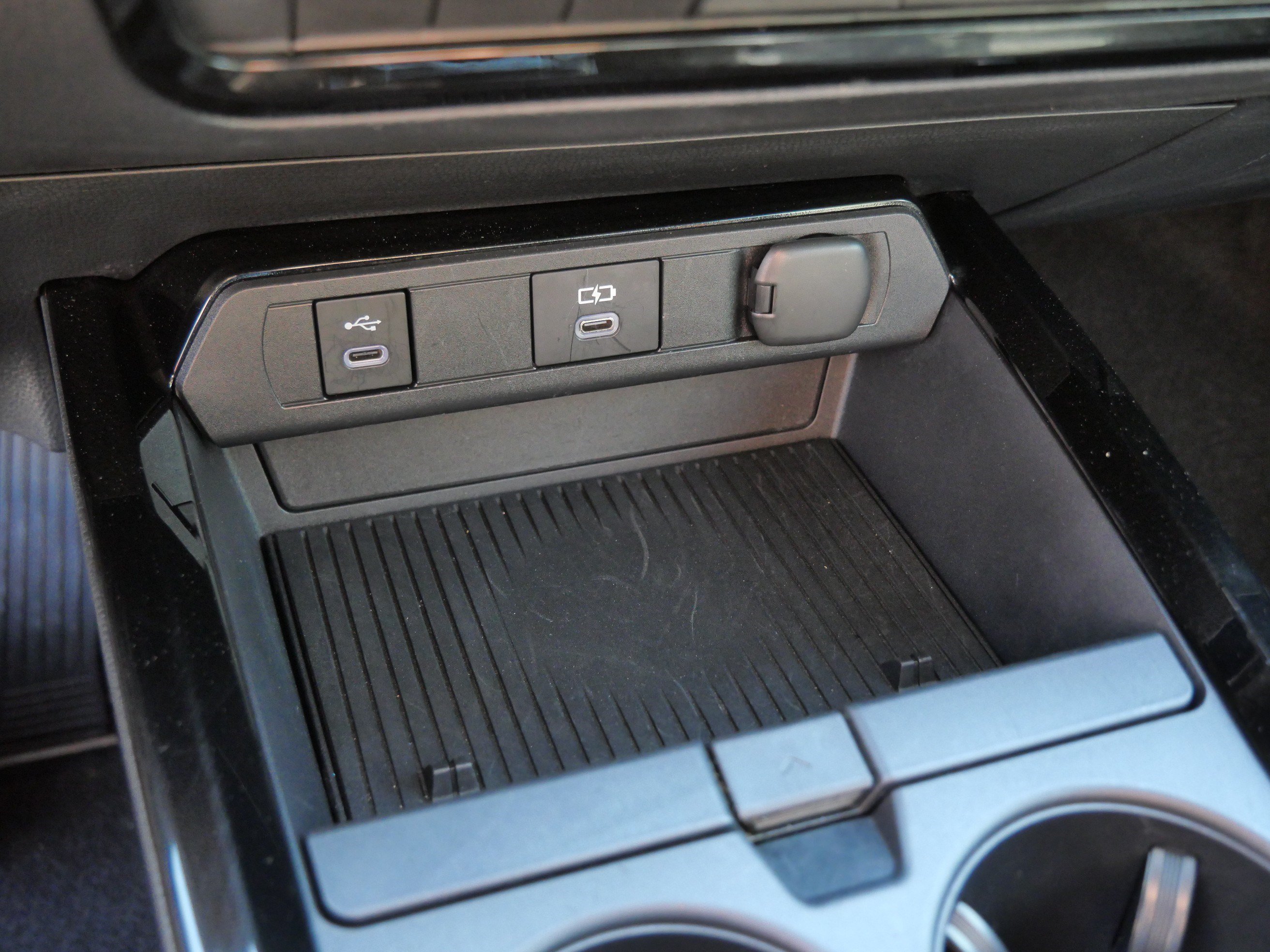 Certified Used 2025 Cutting Edge Toyota XLE image 32