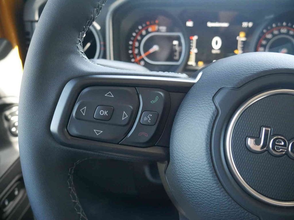 New 2026 Goldilocks Exterior Paint Jeep  image 38
