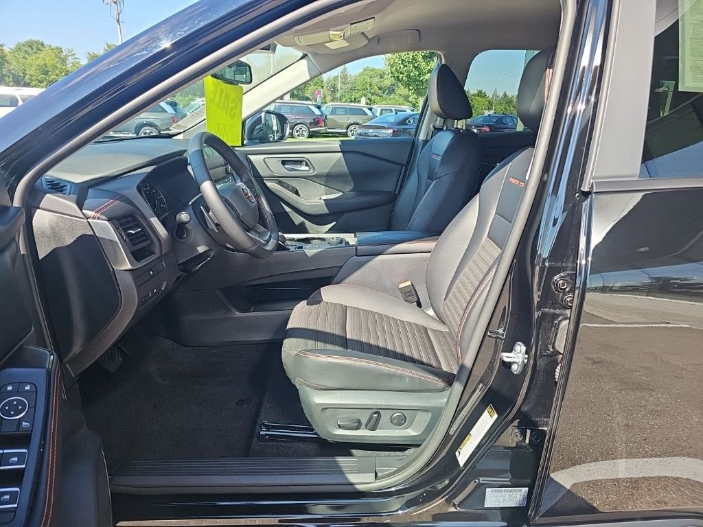 Used 2025 Black Nissan Rock Creek image 9