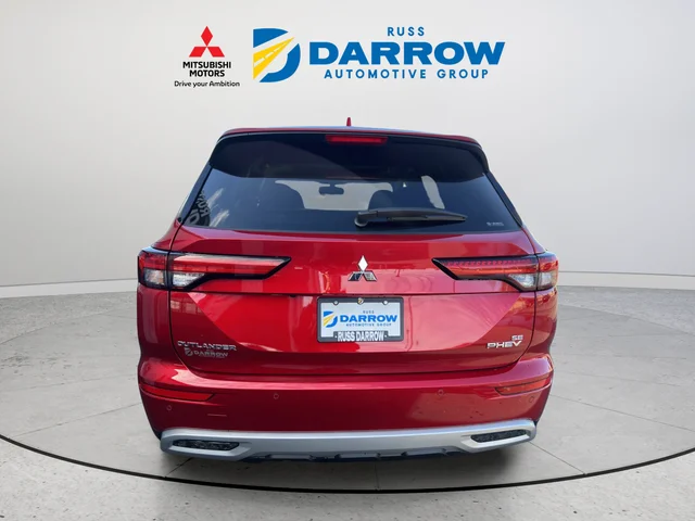 Used 2025 Red Mitsubishi SE image 4