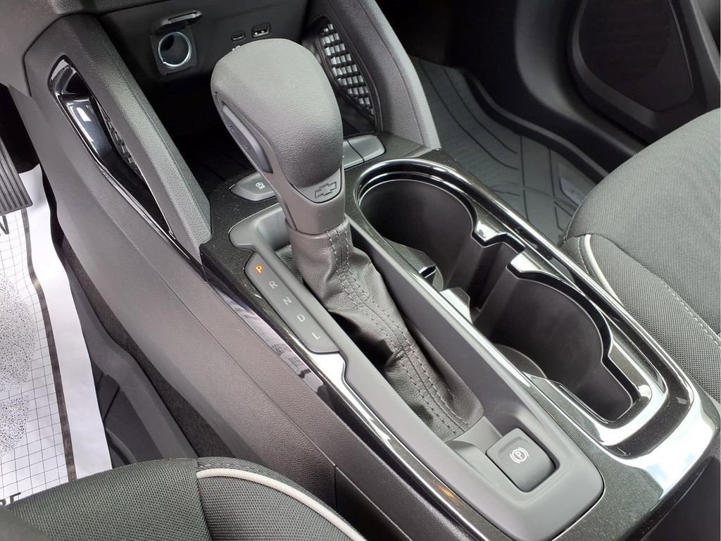 New 2026 Mosaic Black Metallic Chevrolet LT image 5