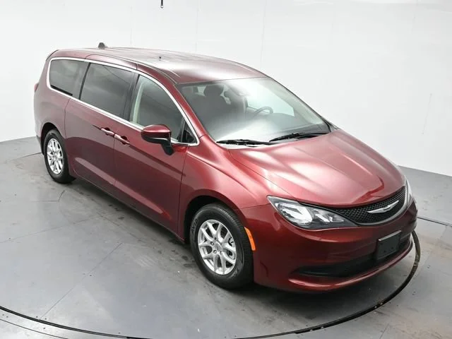 Used 2023 Velvet Red Pearlc Chrysler LX image 31