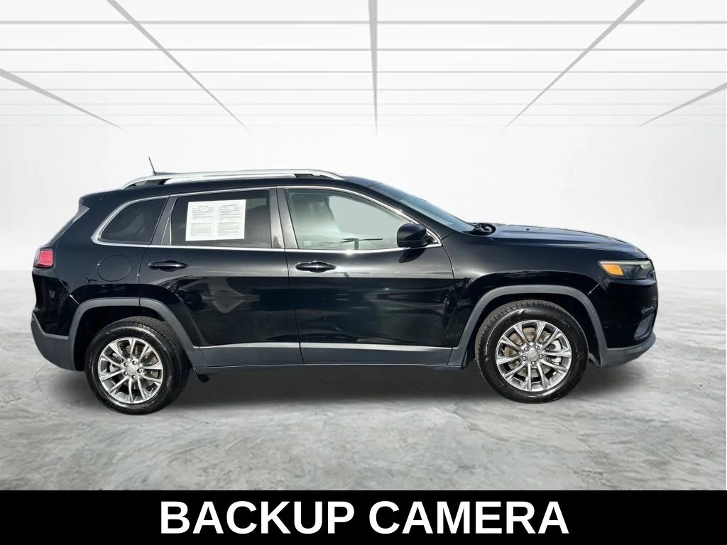 Certified Used 2021 Black Jeep Latitude Lux image 4