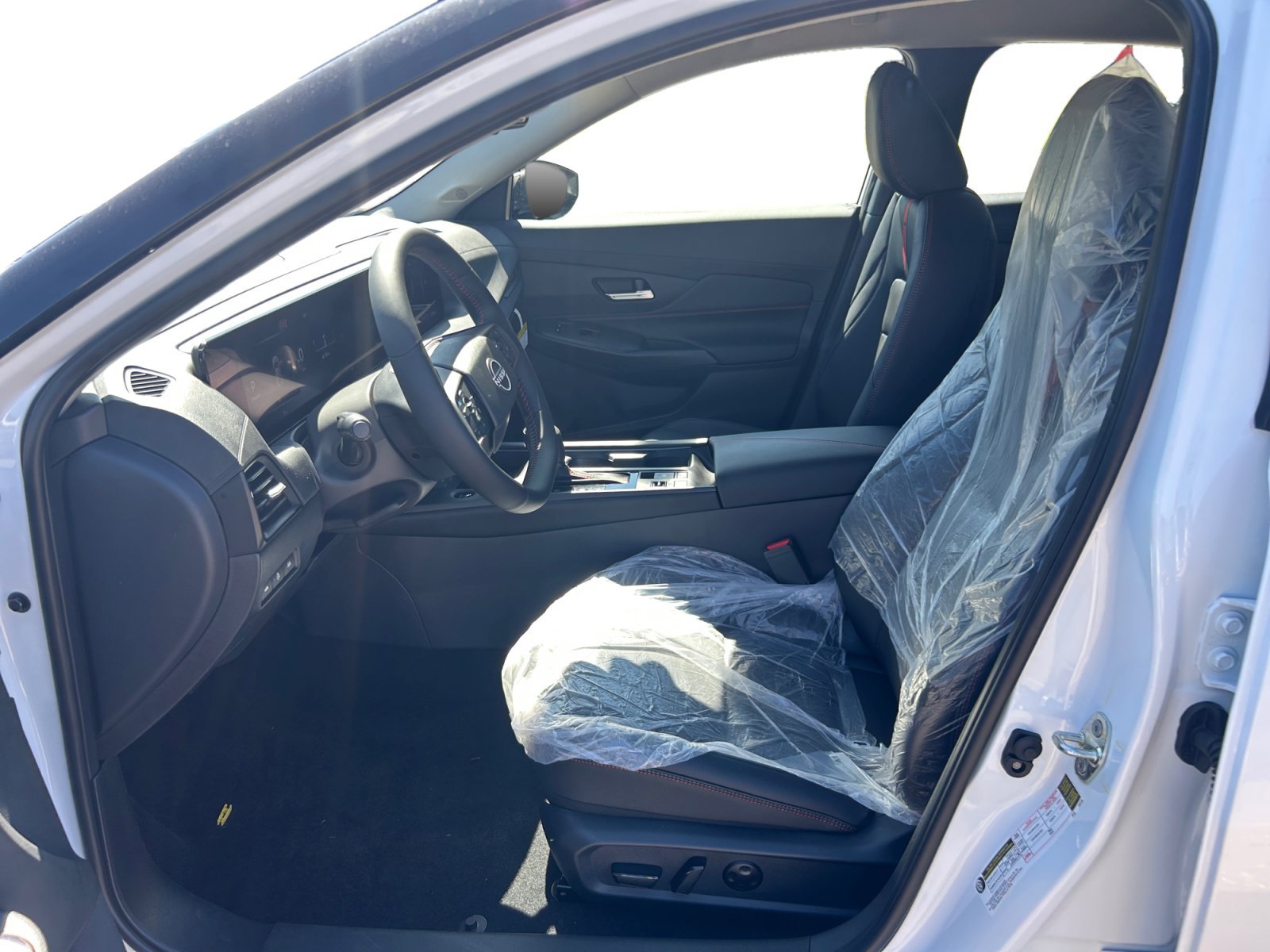 New 2027 Aspen White TriCoat / Super Black Two-tone Nissan SR image 8