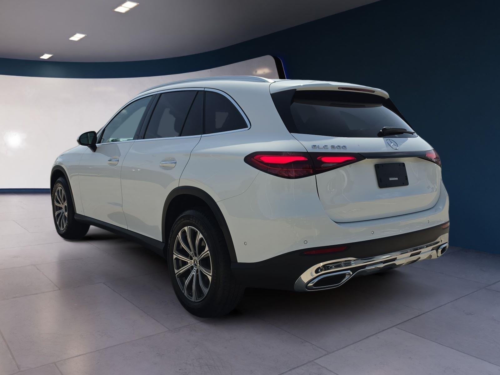 2024 Mercedes-Benz GLC GLC300 - Photo 3