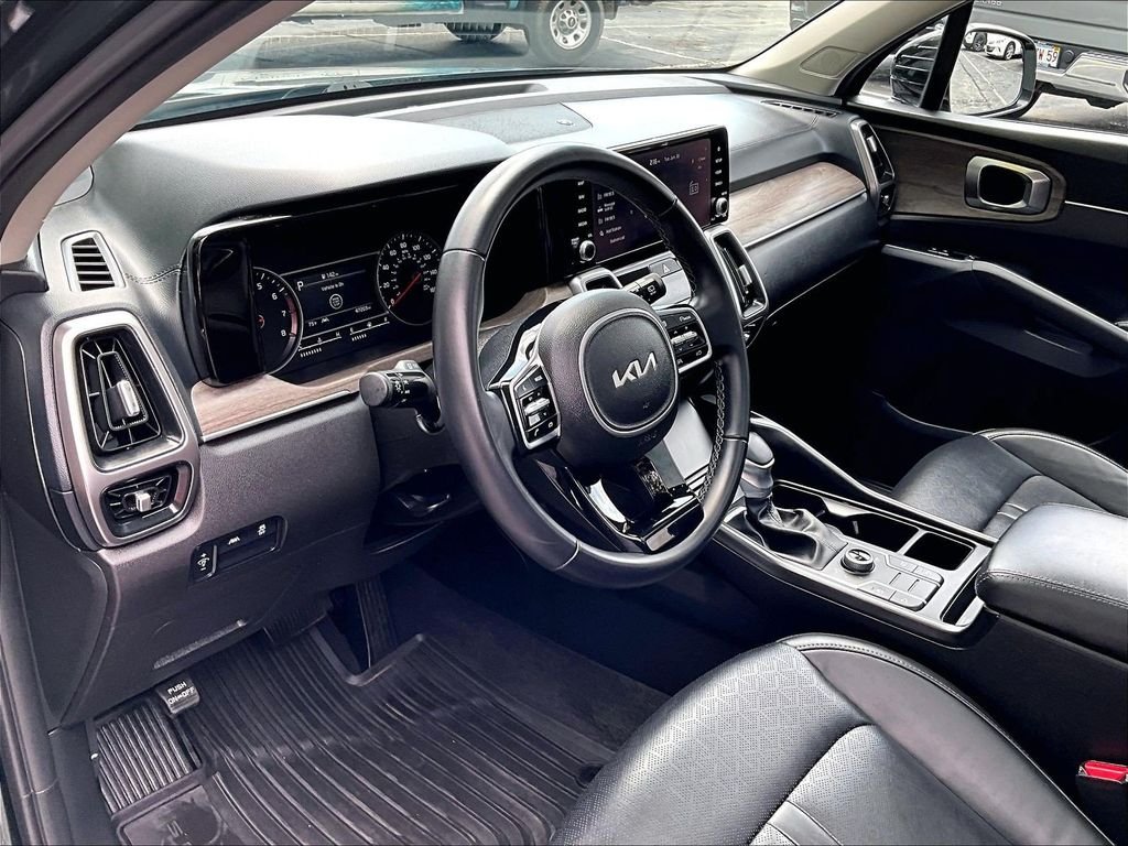 Used 2023 Green Kia X-Line S image 8