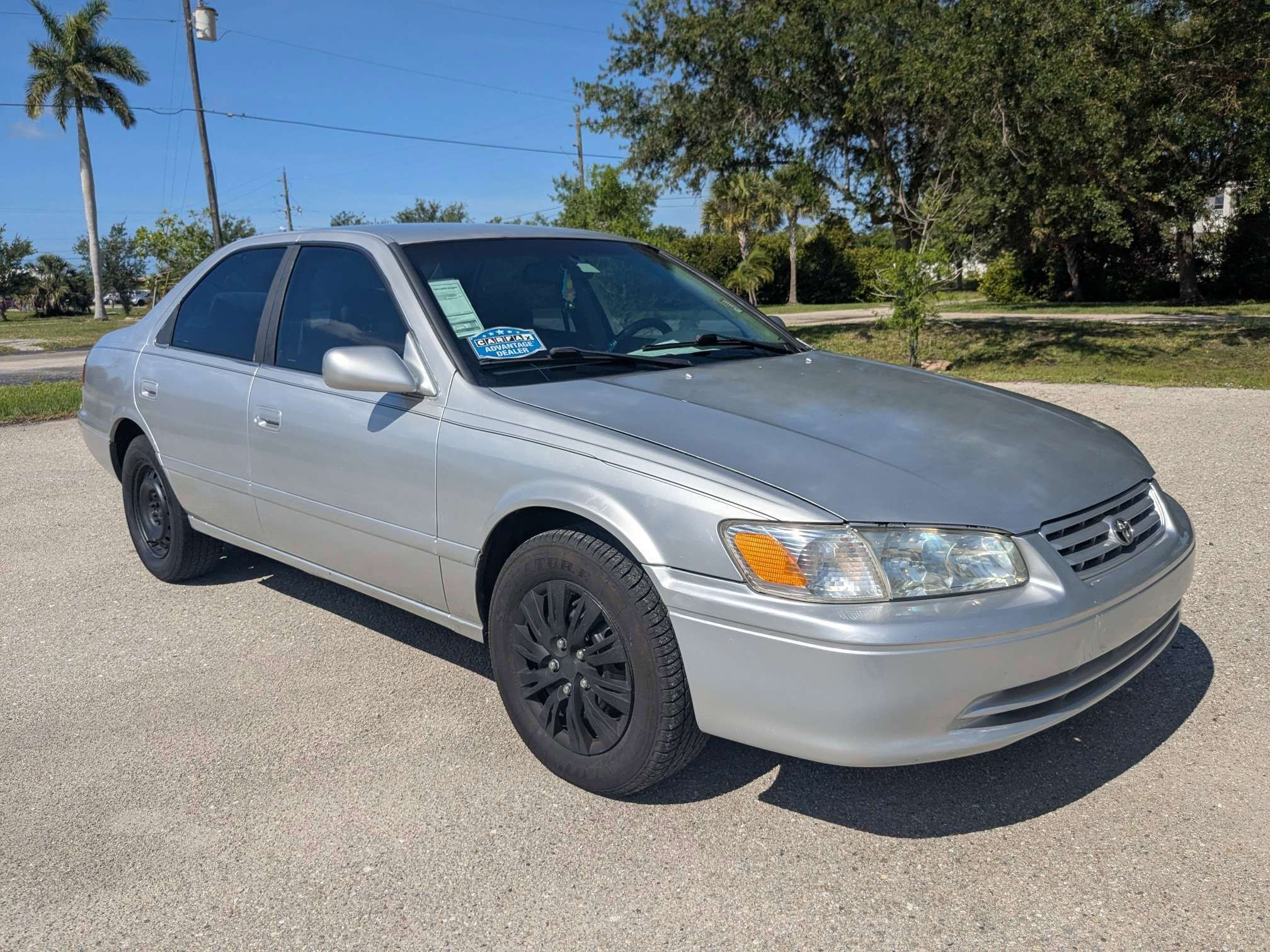 Used 2000  Toyota  image 2