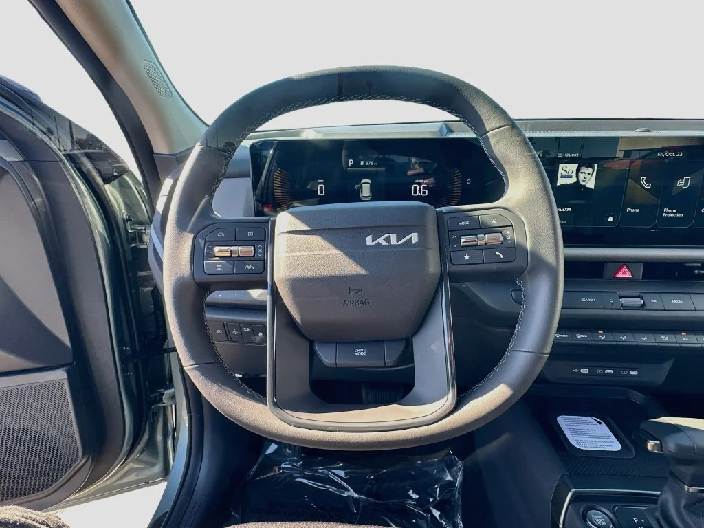 New 2027 Iceberg Green Kia S image 11