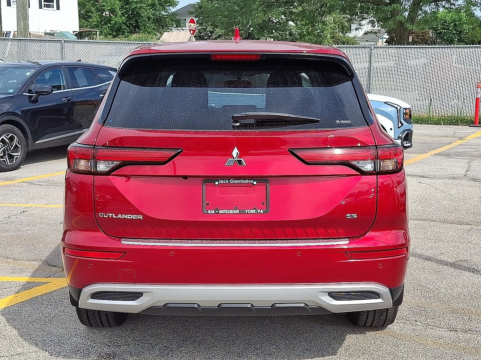 Used 2022  Mitsubishi SE image 6