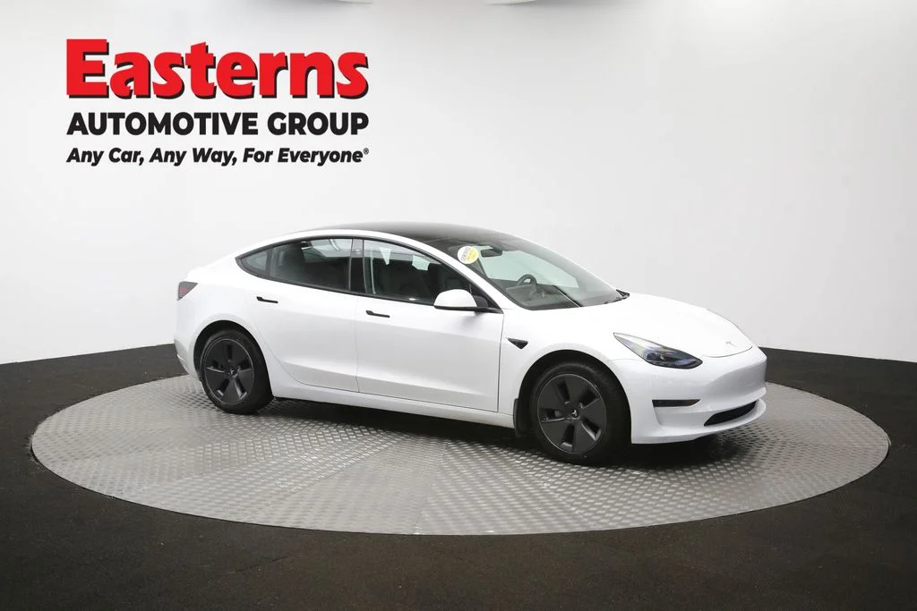 Used 2021 White Tesla Standard Range Plus image 42