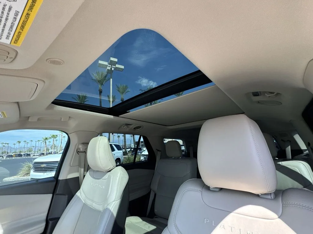 Used 2020 Green Ford Platinum image 19