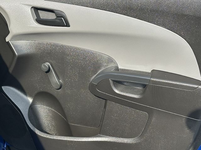 Used 2018 Blue Chevrolet LS image 11