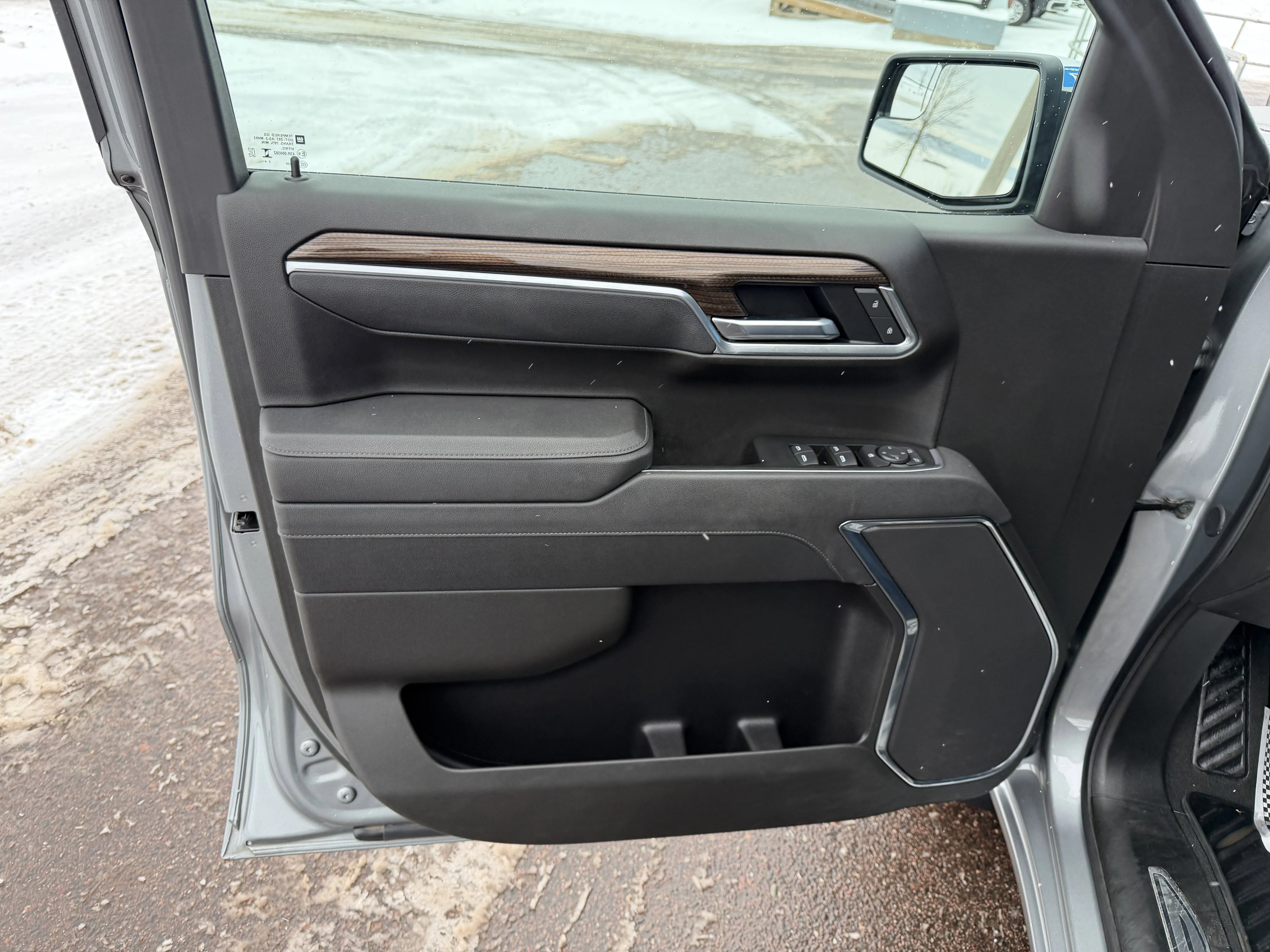 2025 Chevrolet Silverado 1500 LT - Photo 14