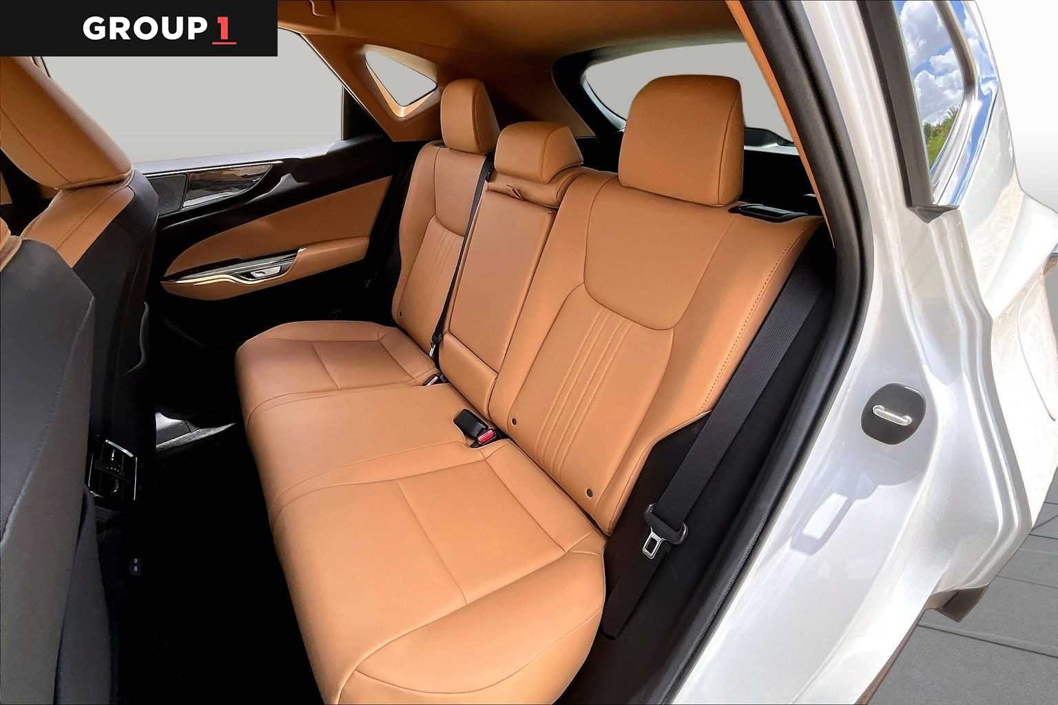 Used 2025 Eminent White Pearl Lexus Premium image 18