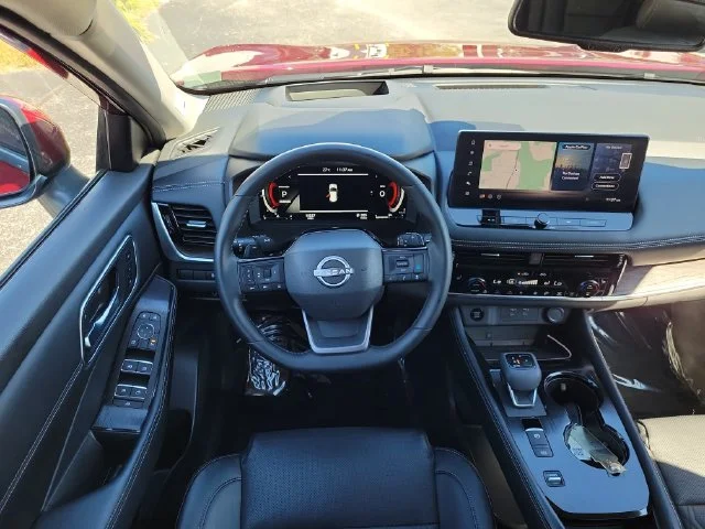Used 2025 Red Nissan Platinum image 11