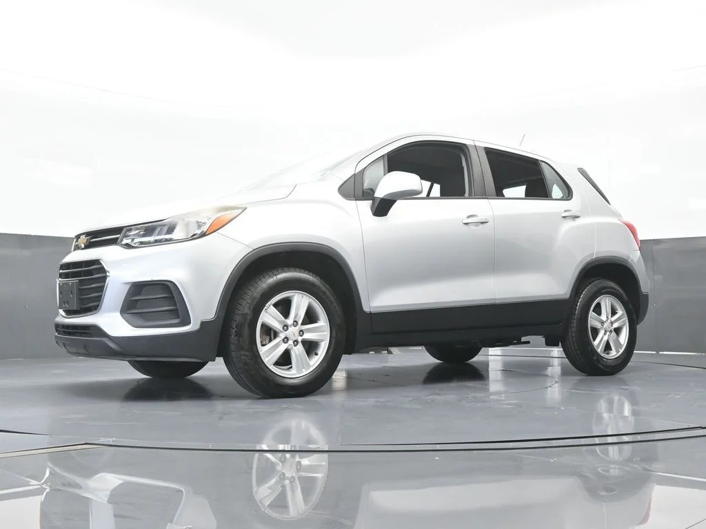 Used 2017 Silver Ice Metallic Chevrolet LS image 52