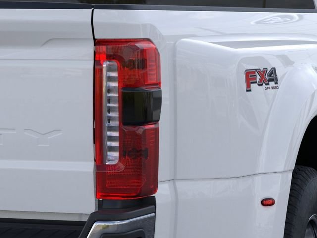 New 2026 Oxford White Ford XLT image 21