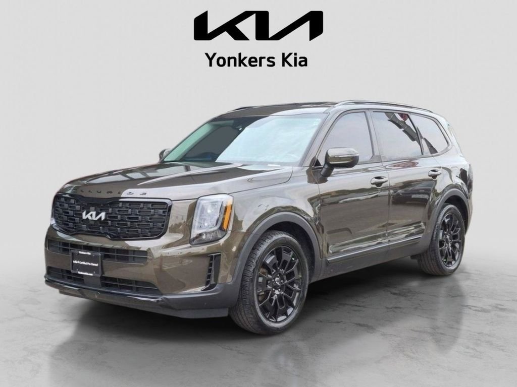 Certified Used 2022 Green Kia EX image 1