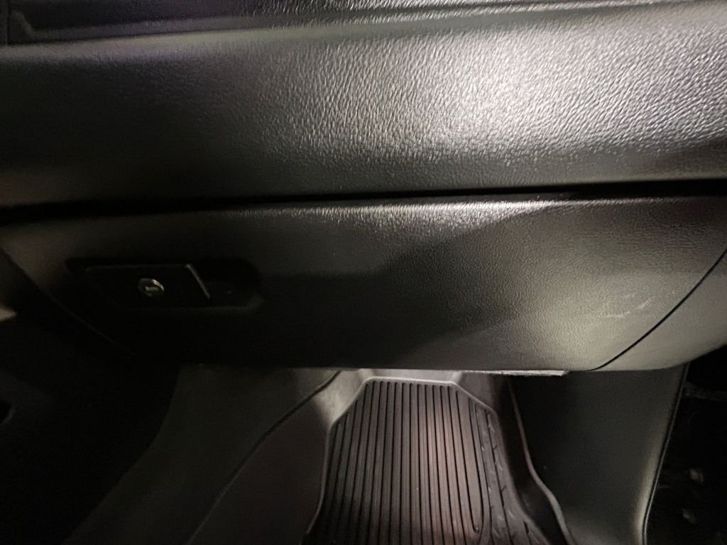 Used 2019 Black Ram Laramie image 24