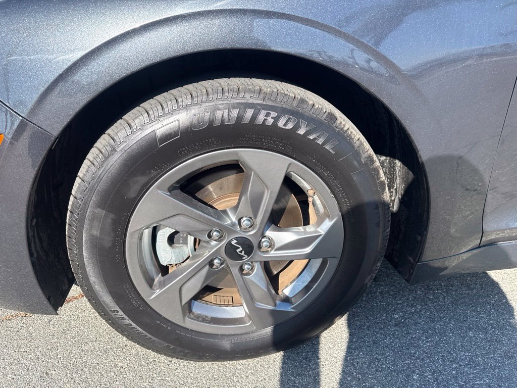Used 2022 Gray Kia LXS image 12