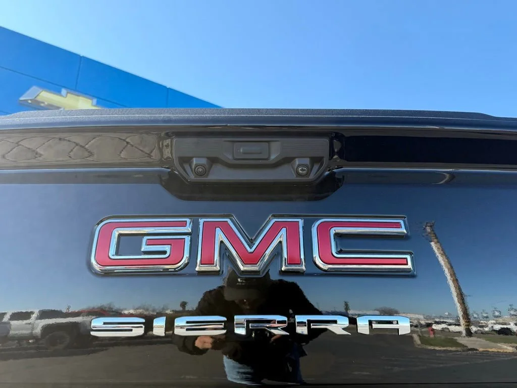New 2026 Onyx Black GMC Elevation image 6