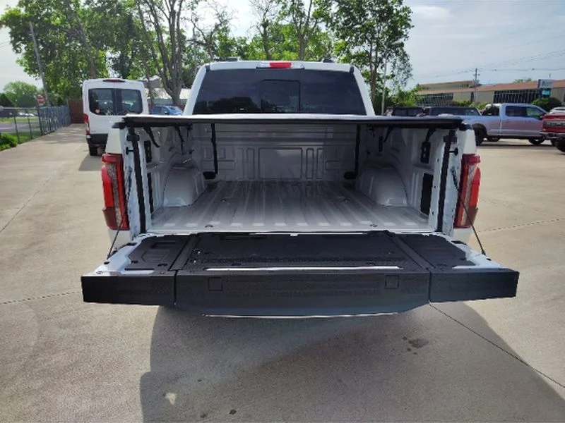 Used 2025 Star White Ford LARIAT image 5