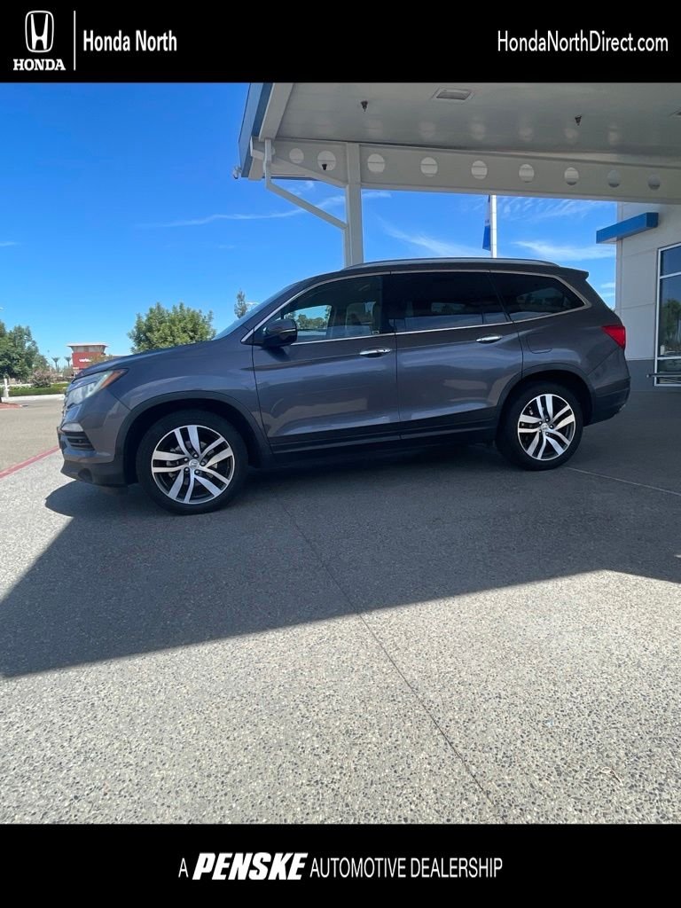 Used 2017 Modern Steel Metallic Honda Touring image 1