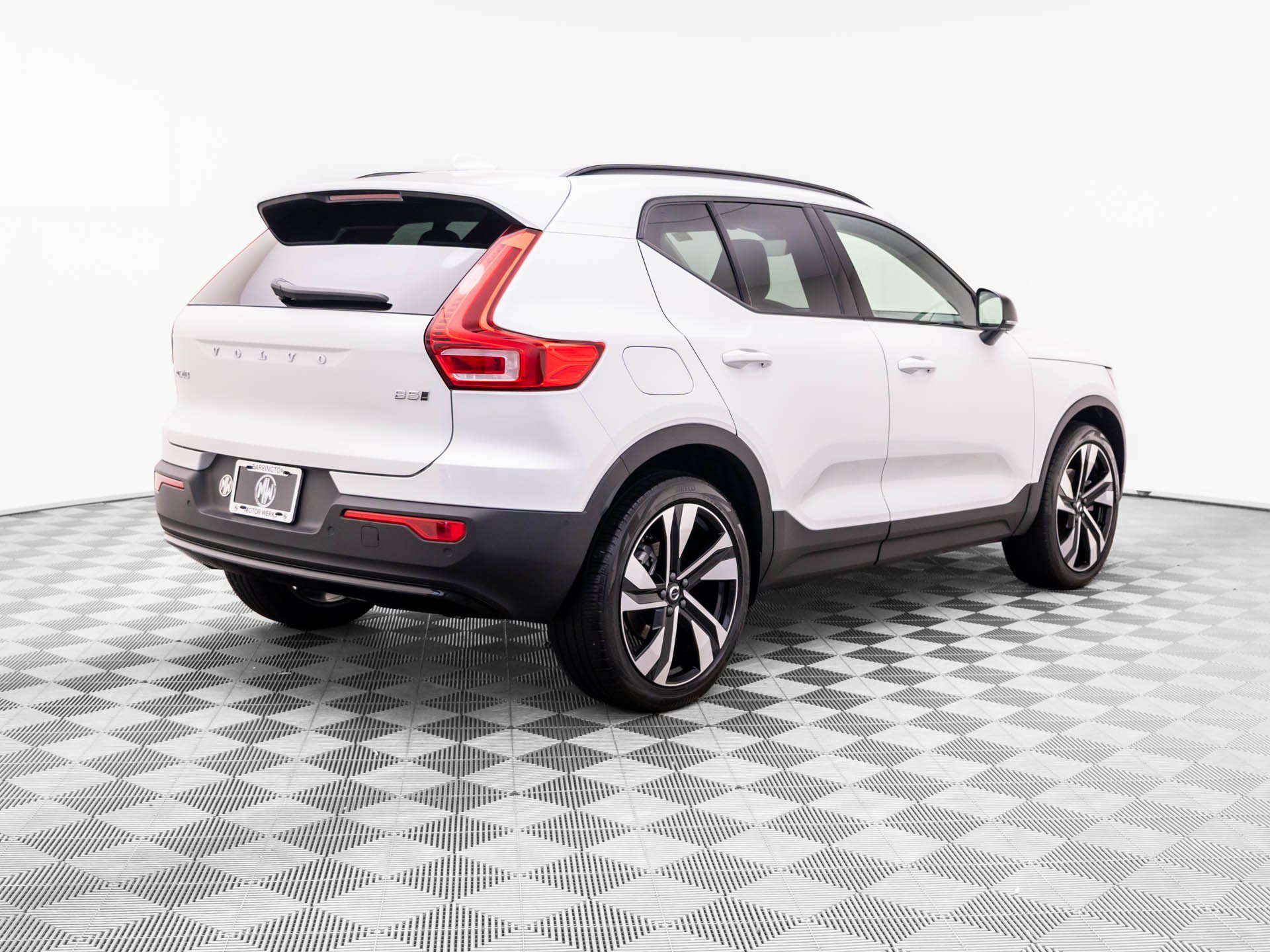Used 2023 White Volvo Ultimate image 6