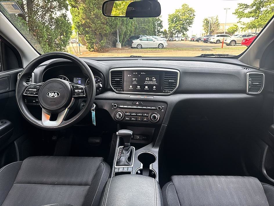 Used 2022 Hyper Red Kia LX image 17