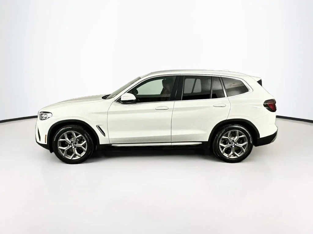 Used 2022 White BMW xDrive30i image 3