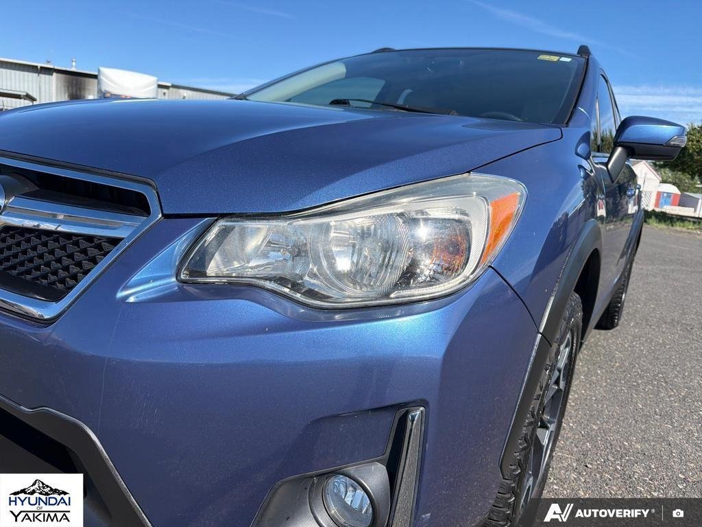 Used 2017 Quartz Blue Pearl Subaru Limited image 8