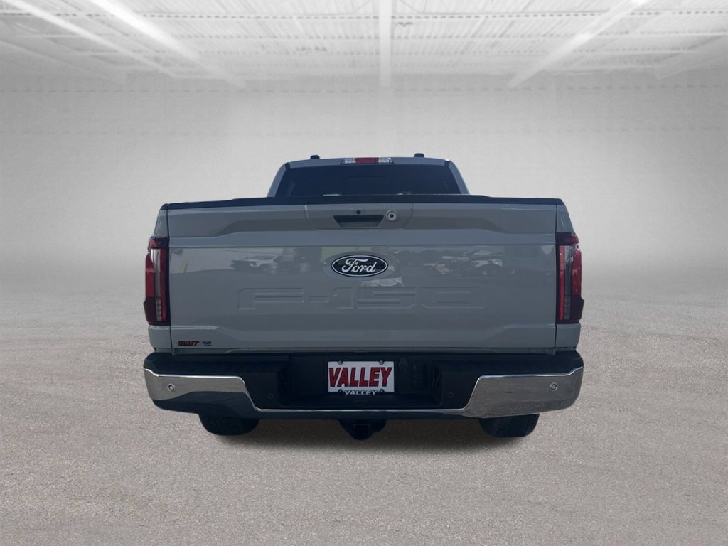 Used 2024  Ford Lariat image 11