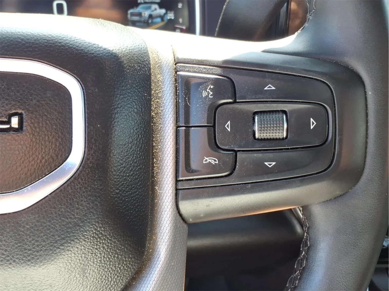 Used 2024 Onyx Black GMC Denali DRW image 20