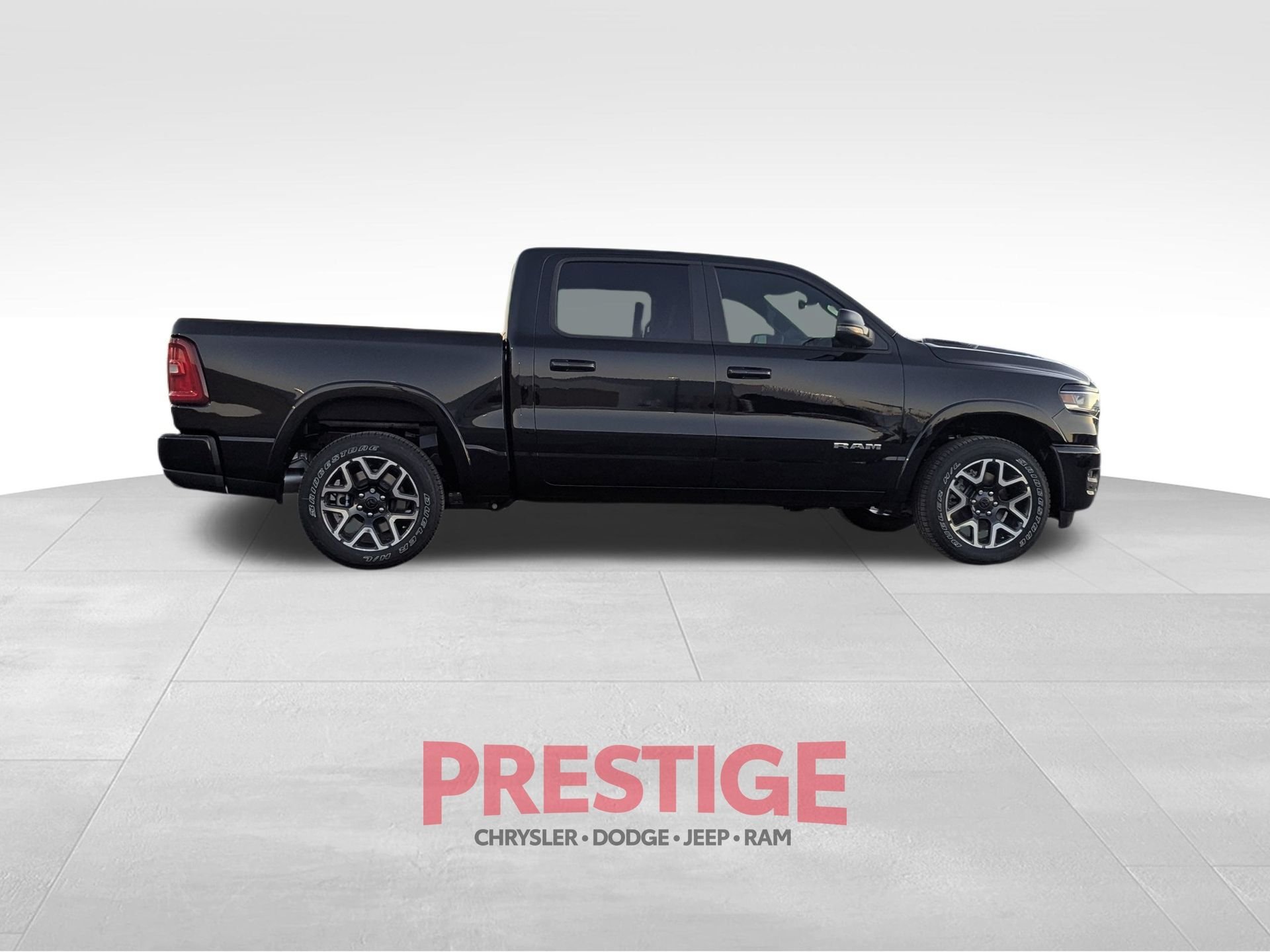 New 2026 Diamond Black Crystal Pearl-Coat Exterior Paint RAM Laramie image 4