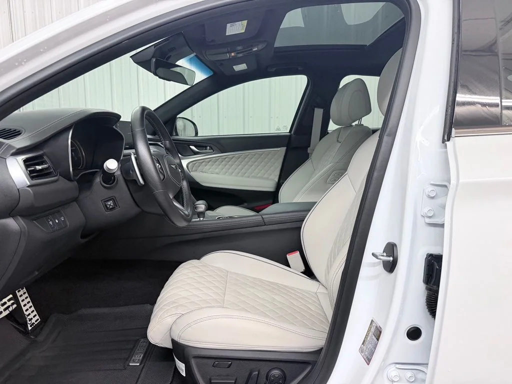2025 GENESIS G70 Sport Advanced - Photo 10