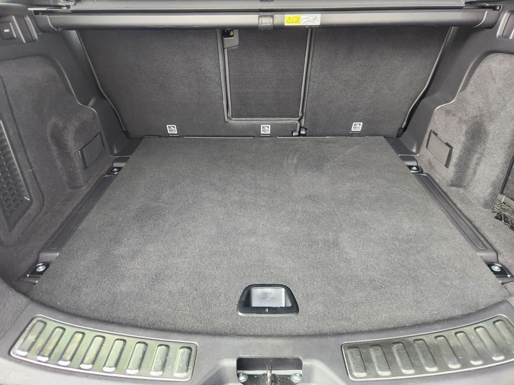 Used 2021  Land Rover S R-Dynamic image 33