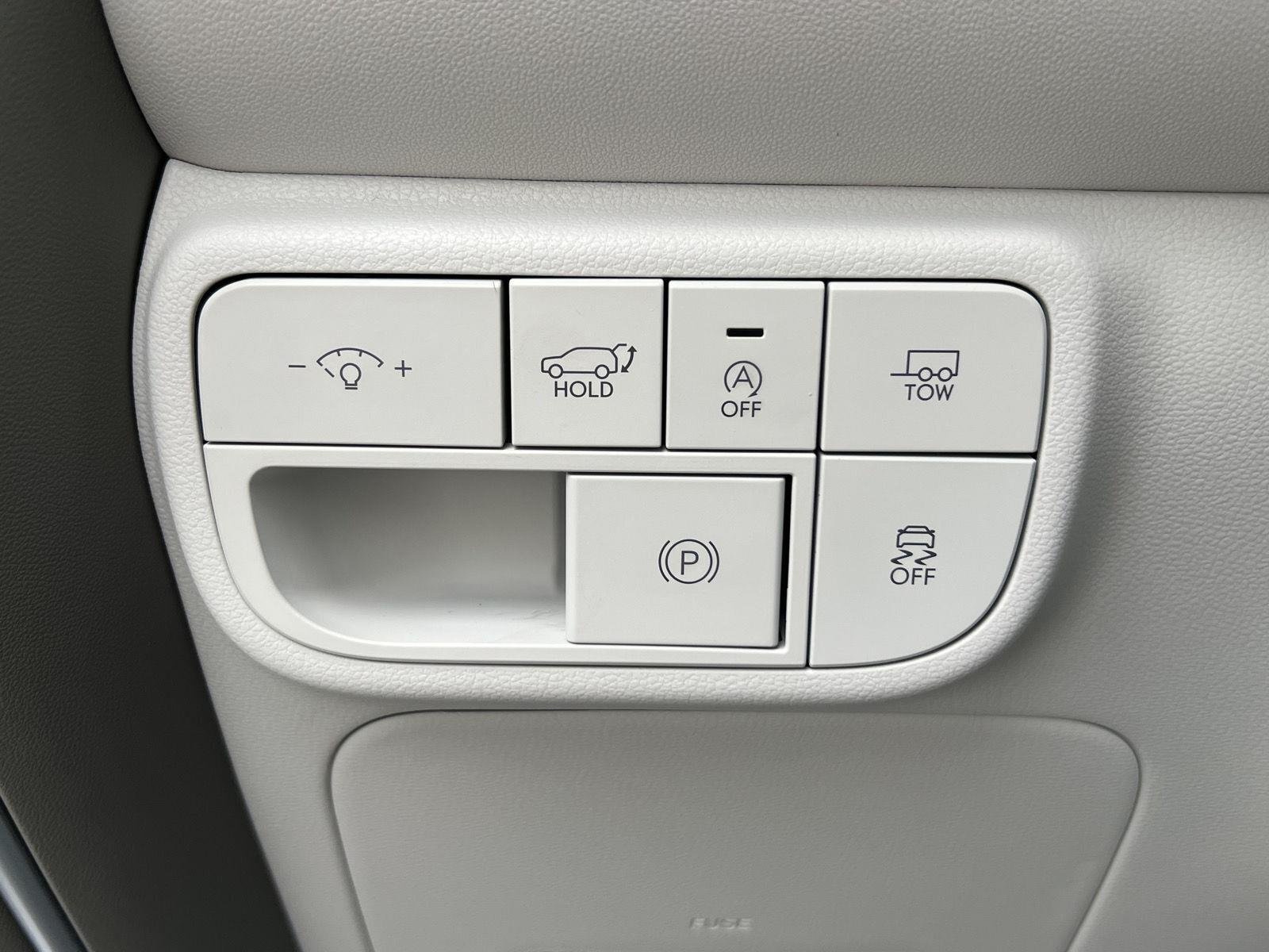 New 2027 Creamy White Pearl Hyundai SEL 7P image 32
