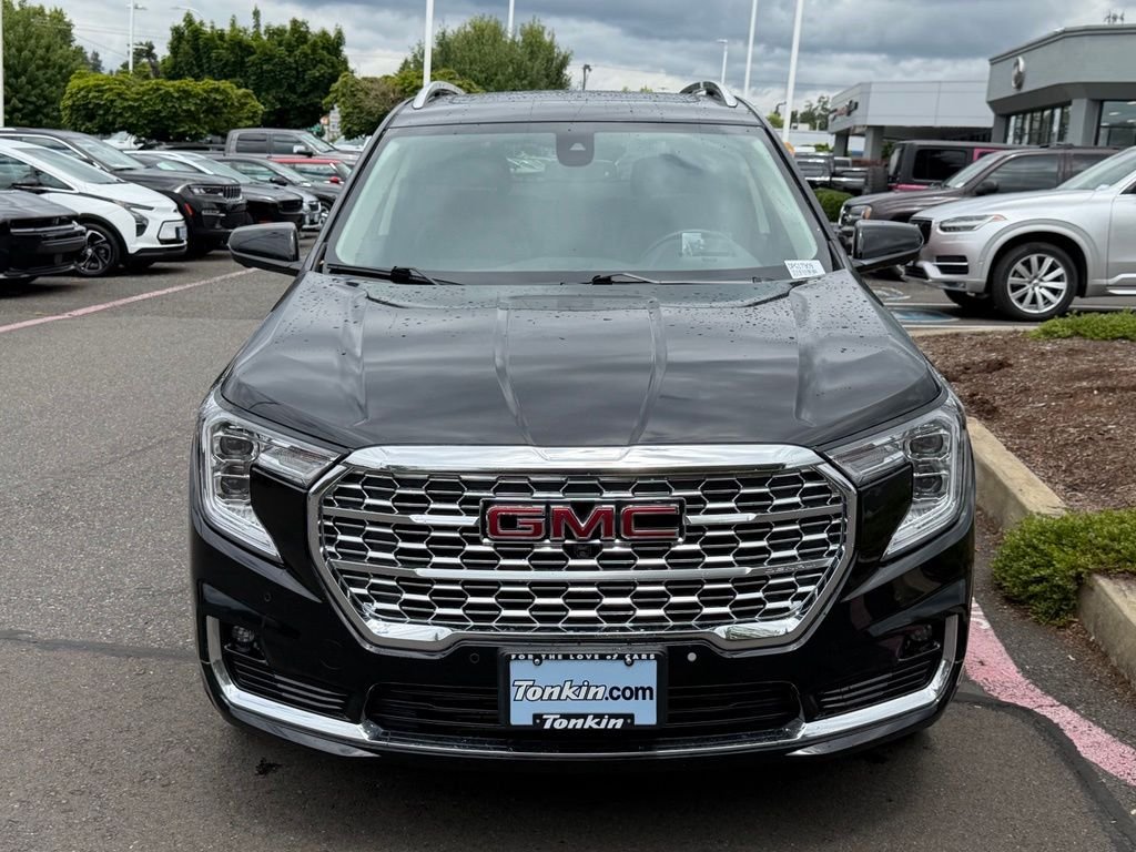 Used 2022 Ebony Twilight Metallic GMC Denali image 3