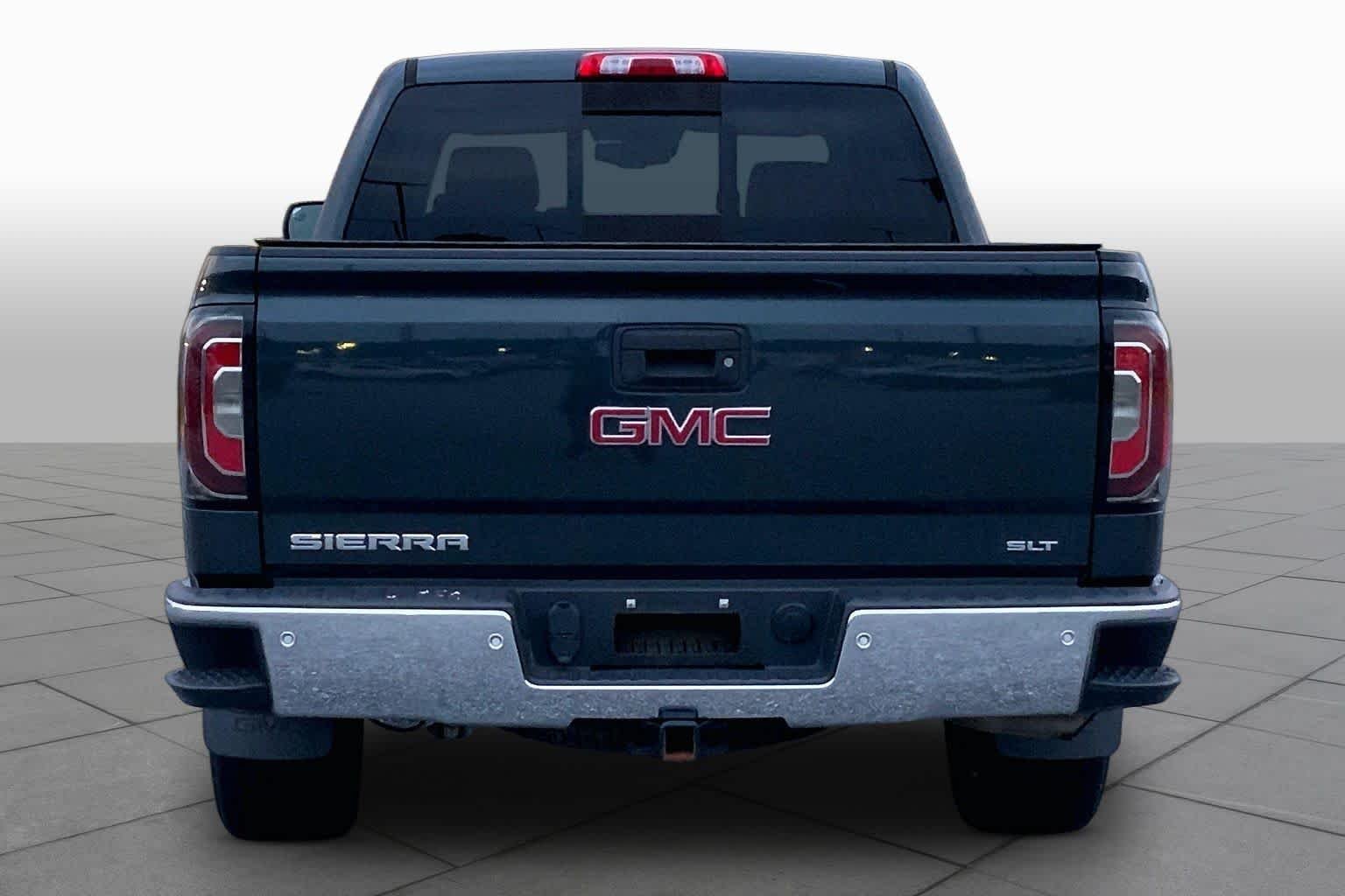 Used 2018 Dark Slate Metallic GMC SLT image 5