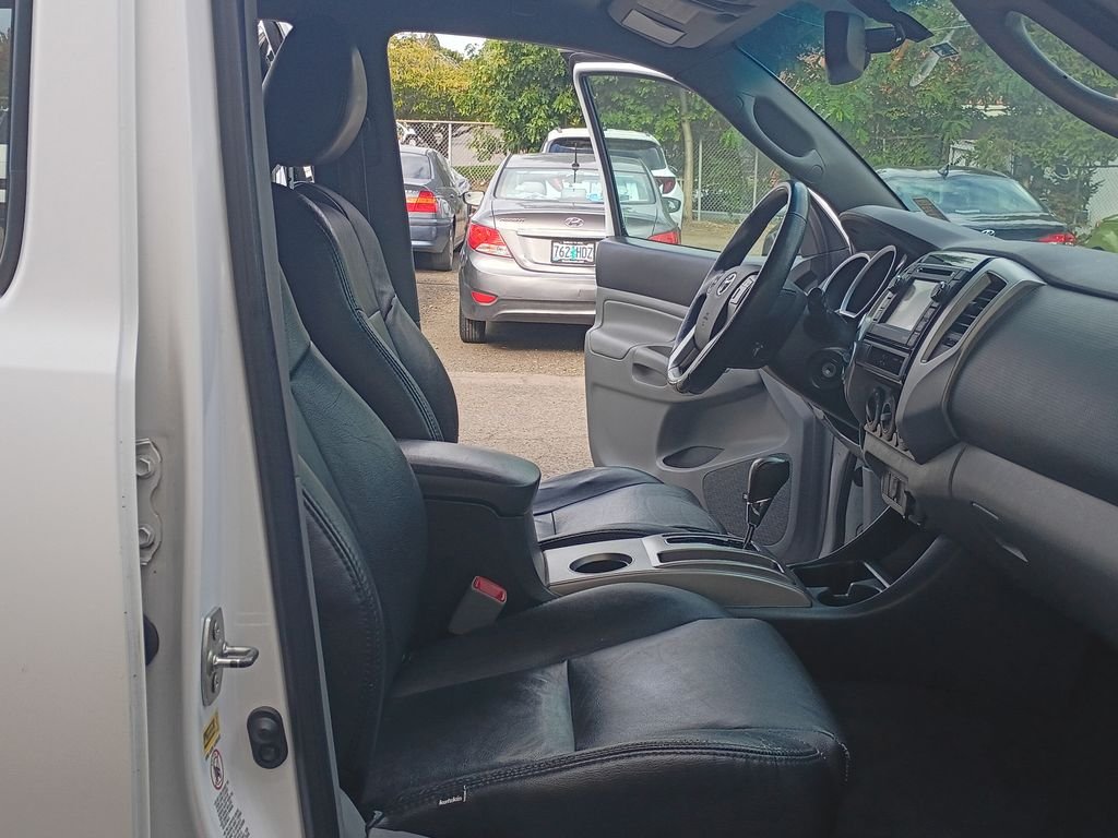 Used 2012 Super White Toyota Base image 18