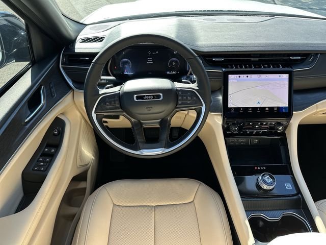New 2025 White Jeep Limited image 28