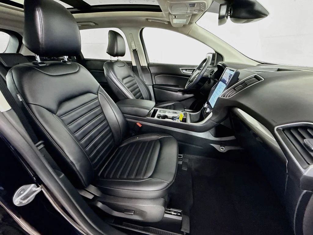 Used 2023 Agate Black Metallic Ford SEL image 28