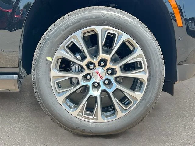2026 GMC Yukon XL Denali - Photo 19