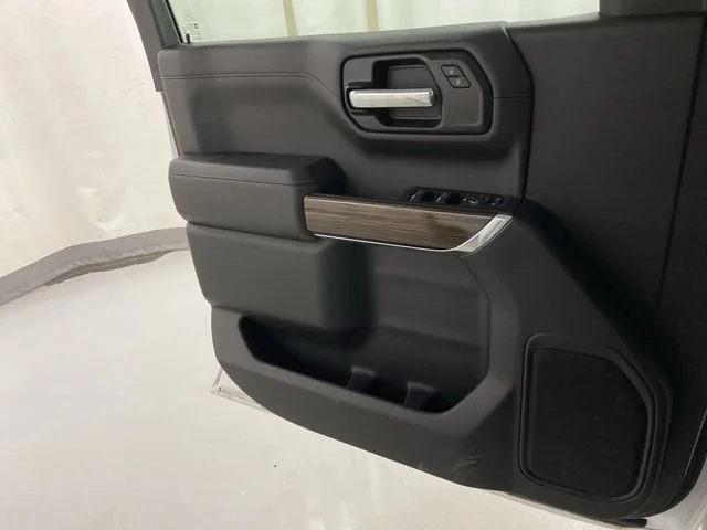 Used 2021 White Chevrolet LT Trail Boss image 20