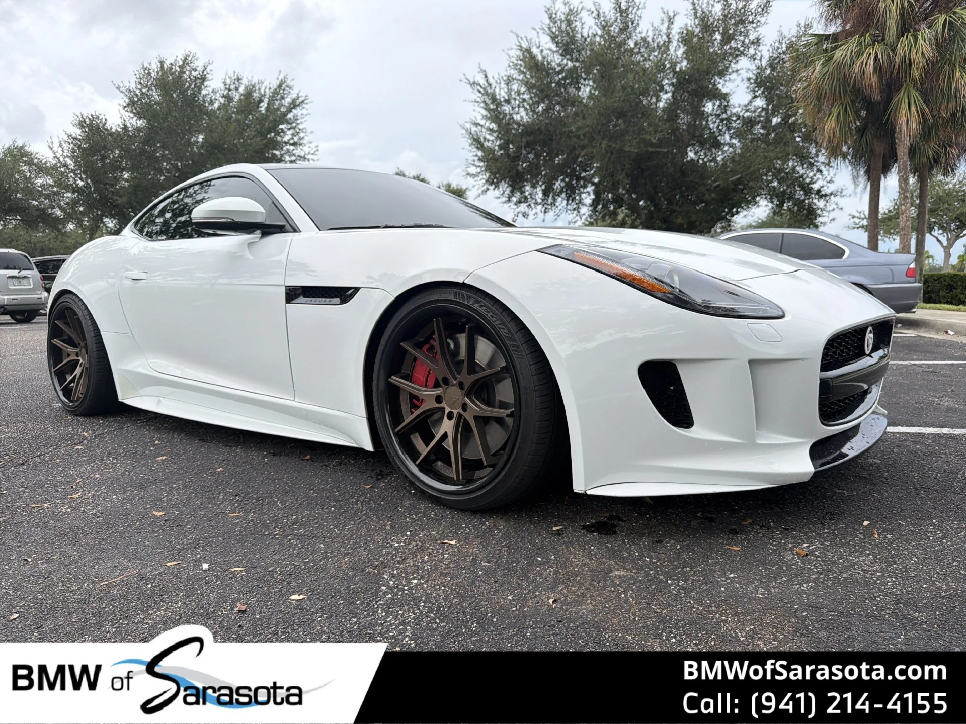 Used 2016  Jaguar R image 1