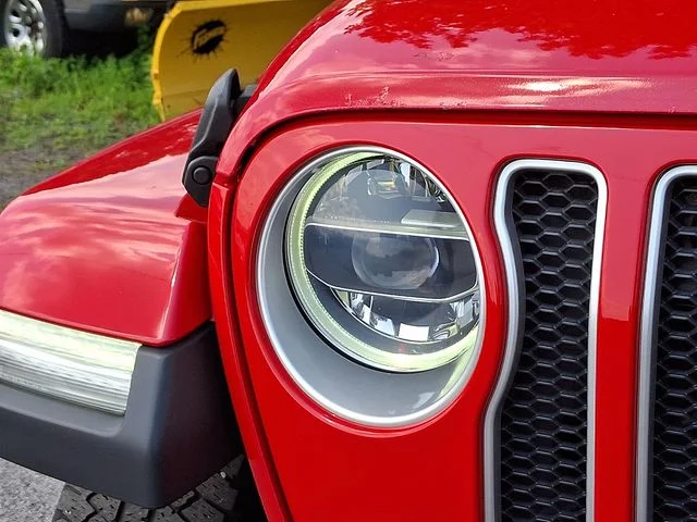 Used 2019 Red Jeep Unlimited Sahara image 10