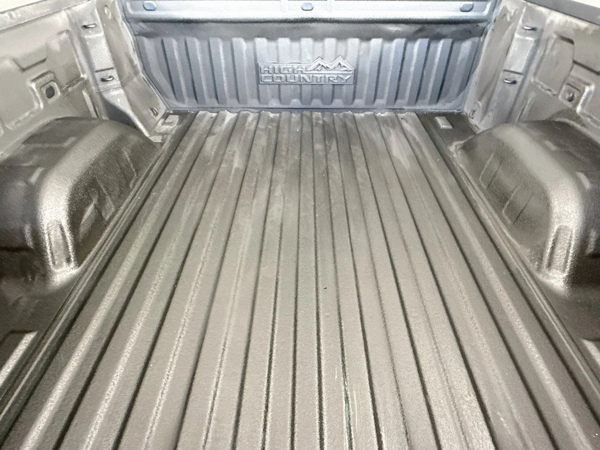 Used 2019 HAVANA BROWN METALLIC Chevrolet High Country image 29