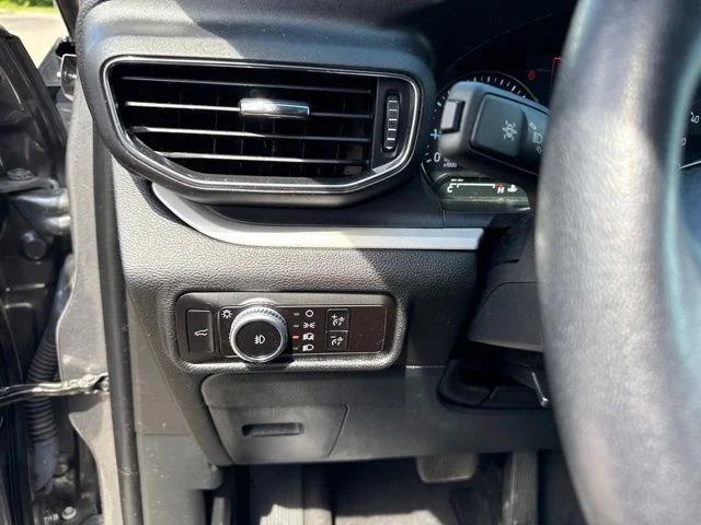 Used 2023 Gray Ford XLT image 21
