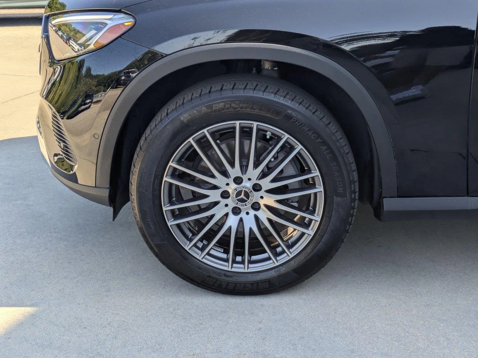 Used 2024 Black Mercedes-Benz GLC 300 image 10