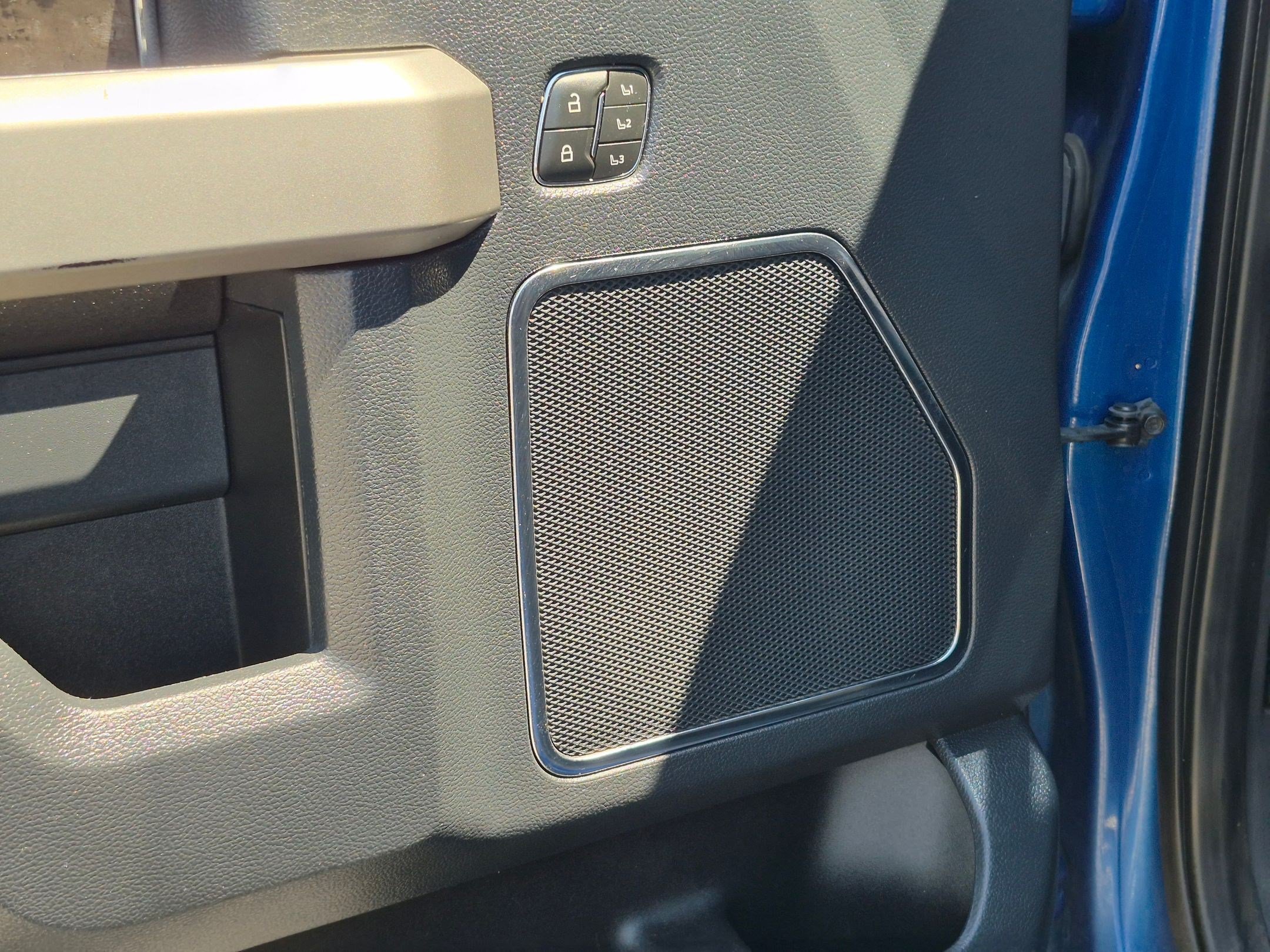 Used 2022 Blue Metallic Ford LARIAT image 13